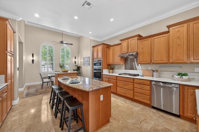 5732 Grassington Ln, Sacramento, CA 95835