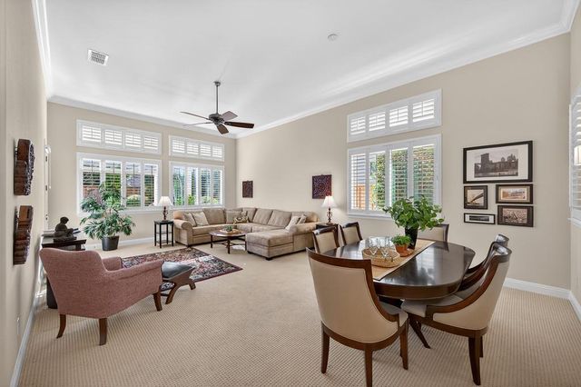 5732 Grassington Ln, Sacramento, CA 95835