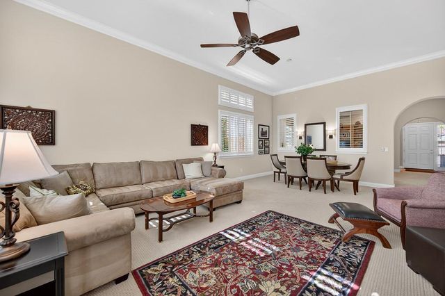 5732 Grassington Ln, Sacramento, CA 95835