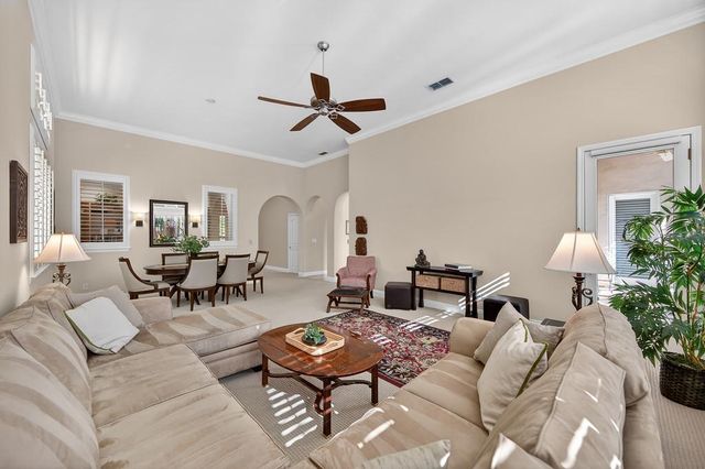 5732 Grassington Ln, Sacramento, CA 95835