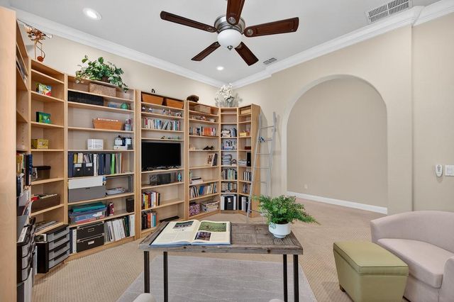 5732 Grassington Ln, Sacramento, CA 95835