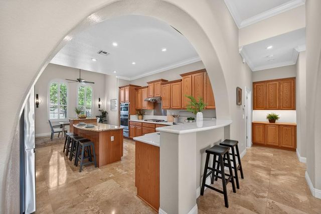 5732 Grassington Ln, Sacramento, CA 95835