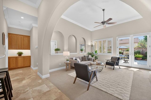 5732 Grassington Ln, Sacramento, CA 95835