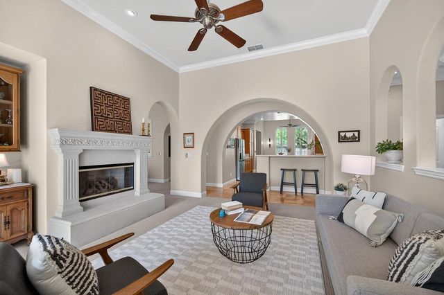 5732 Grassington Ln, Sacramento, CA 95835