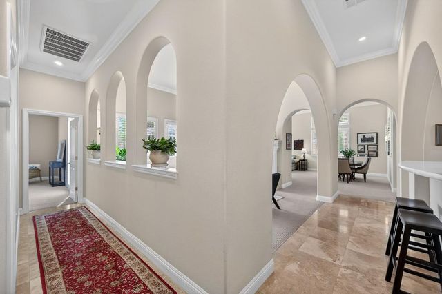 5732 Grassington Ln, Sacramento, CA 95835