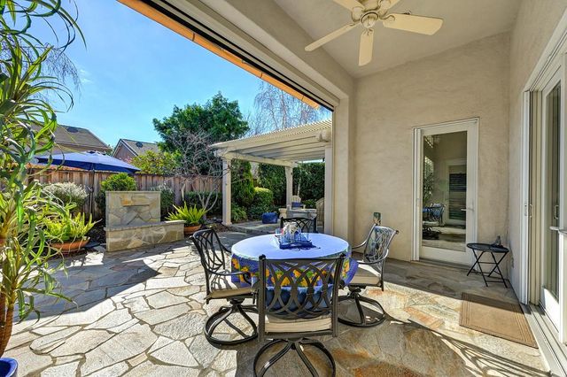 5732 Grassington Ln, Sacramento, CA 95835