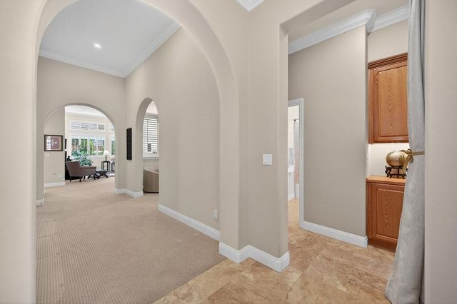 5732 Grassington Ln, Sacramento, CA 95835