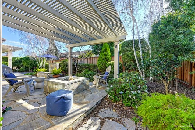 5732 Grassington Ln, Sacramento, CA 95835