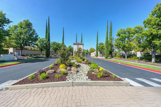 5732 Grassington Ln, Sacramento, CA 95835