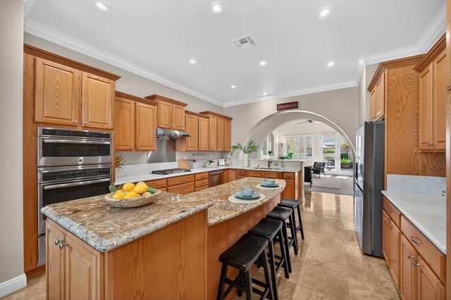 5732 Grassington Ln, Sacramento, CA 95835