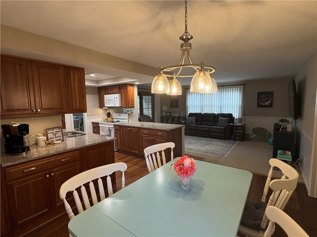 2308 Wrenside Lane, Dayton, OH 45440