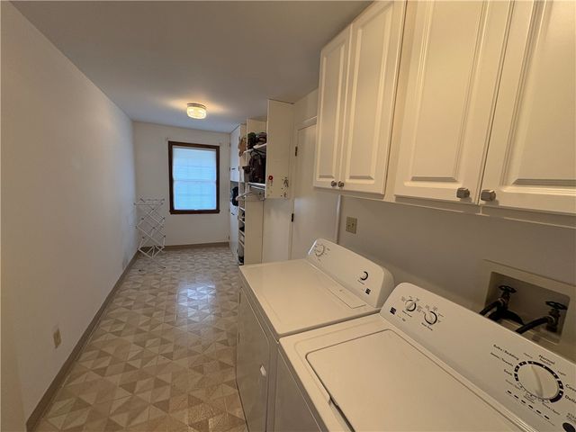 2308 Wrenside Lane, Dayton, OH 45440