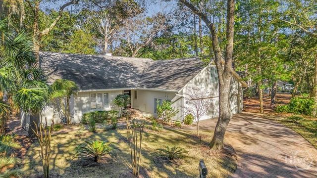 2 Fox Meadow Circle, Savannah, GA 31411