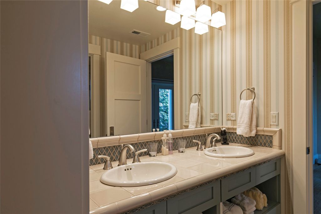 33702 N Finley Point Road, Polson, MT 59860 photo 56