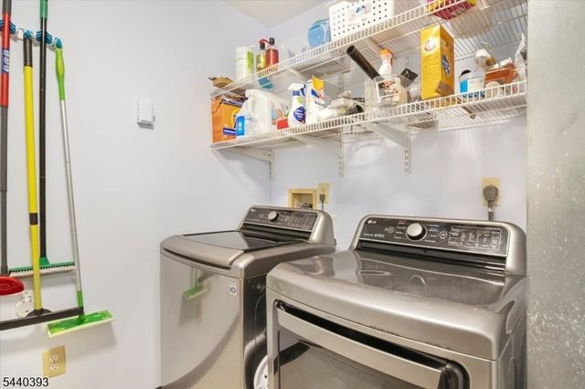 637 Magnolia Ln, Branchburg Twp., NJ 08876