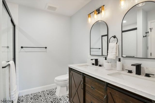 637 Magnolia Ln, Branchburg Twp., NJ 08876