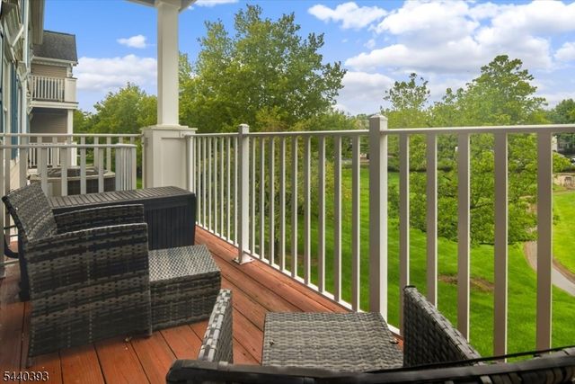 637 Magnolia Ln, Branchburg Twp., NJ 08876