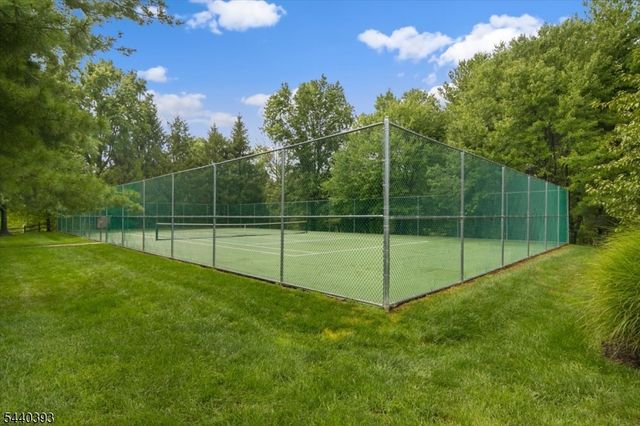 637 Magnolia Ln, Branchburg Twp., NJ 08876