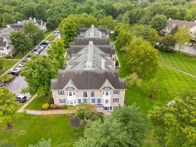 637 Magnolia Ln, Branchburg Twp., NJ 08876