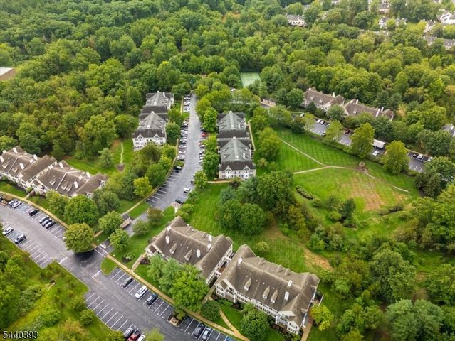 637 Magnolia Ln, Branchburg Twp., NJ 08876