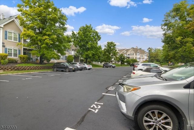 637 Magnolia Ln, Branchburg Twp., NJ 08876
