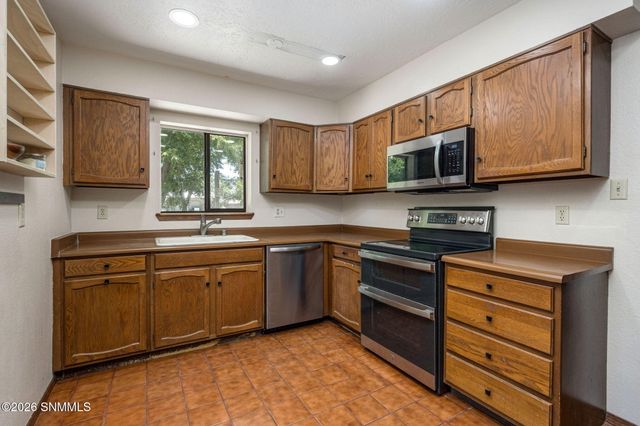 651 W Taylor Road, Las Cruces, NM 88007