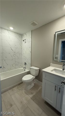 1424 NE 37th ST, Cape Coral, FL 33909