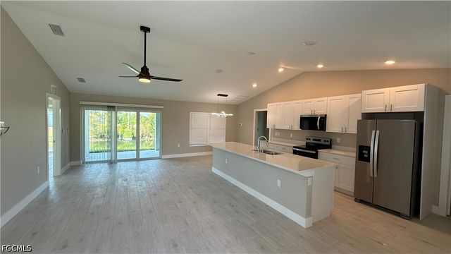 1424 NE 37th ST, Cape Coral, FL 33909