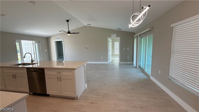 1424 NE 37th ST, Cape Coral, FL 33909