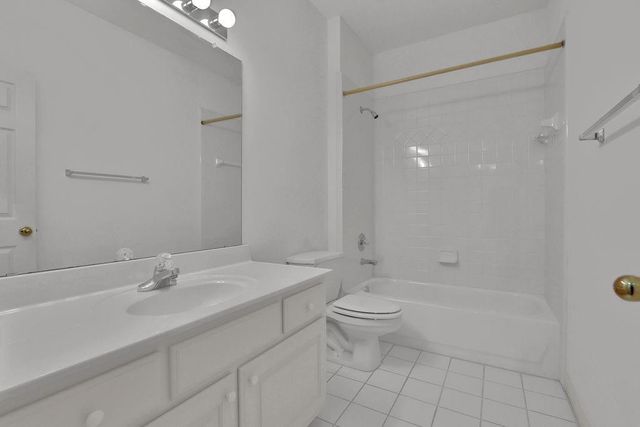 3760 Colonial Trail SW, Lilburn, GA 30047