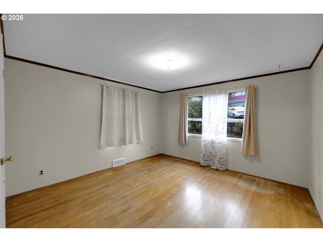 605 FULVUE Dr, Eugene, OR 97405