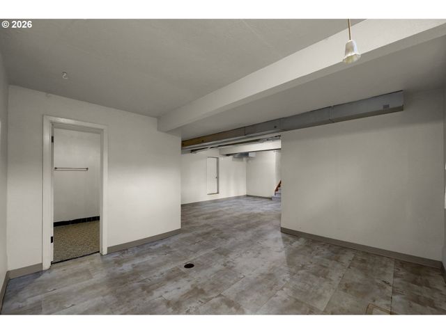 605 FULVUE Dr, Eugene, OR 97405