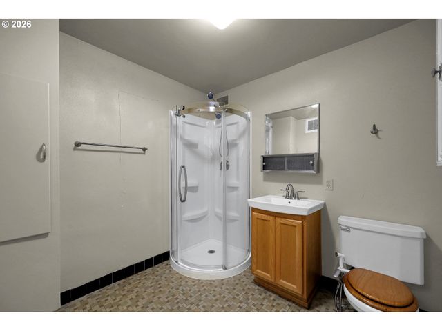 605 FULVUE Dr, Eugene, OR 97405