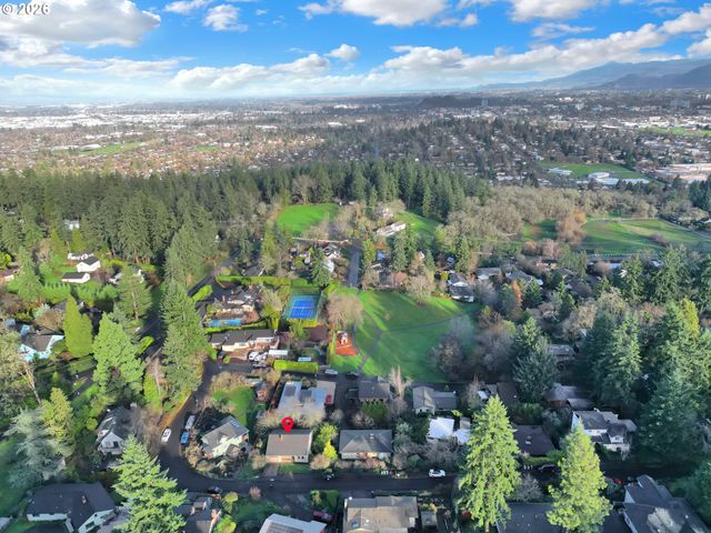 605 FULVUE Dr, Eugene, OR 97405