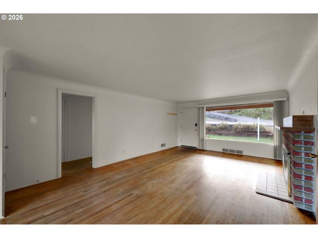 605 FULVUE Dr, Eugene, OR 97405