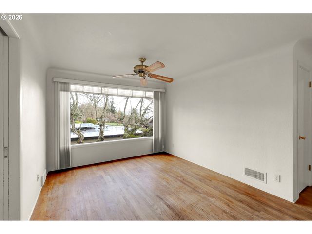 605 FULVUE Dr, Eugene, OR 97405