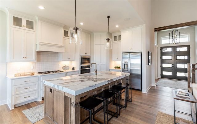 18608 Ironwood Street, Overland Park, KS 66085