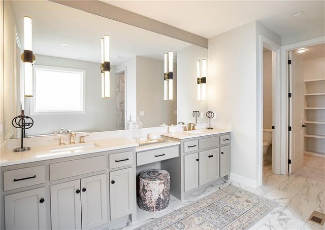 18608 Ironwood Street, Overland Park, KS 66085