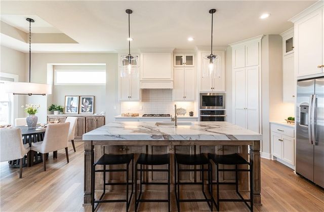 18608 Ironwood Street, Overland Park, KS 66085