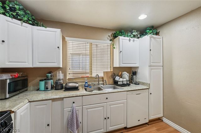 5240 Steinbrenner Lane, Las Vegas, NV 89118