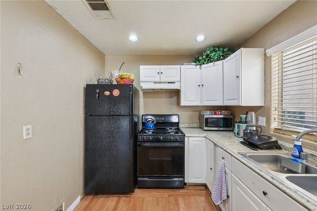 5240 Steinbrenner Lane, Las Vegas, NV 89118