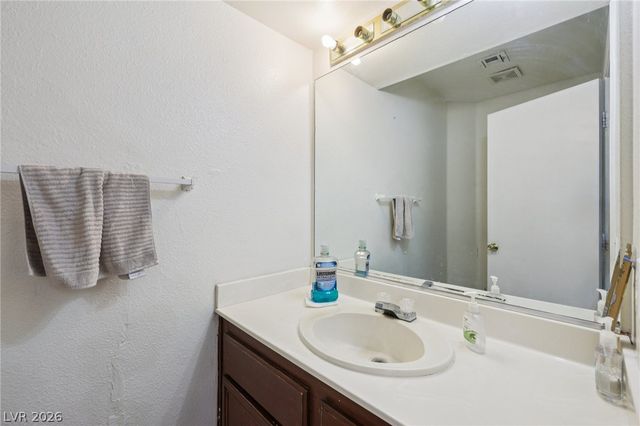 5240 Steinbrenner Lane, Las Vegas, NV 89118