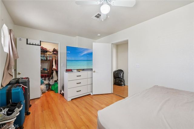 5240 Steinbrenner Lane, Las Vegas, NV 89118