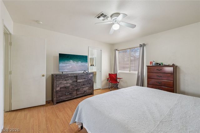 5240 Steinbrenner Lane, Las Vegas, NV 89118