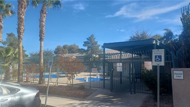5240 Steinbrenner Lane, Las Vegas, NV 89118