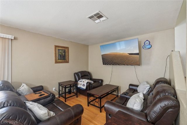 5240 Steinbrenner Lane, Las Vegas, NV 89118