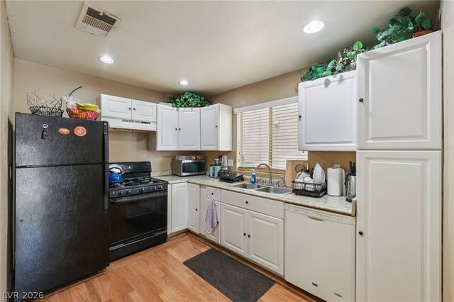 5240 Steinbrenner Lane, Las Vegas, NV 89118