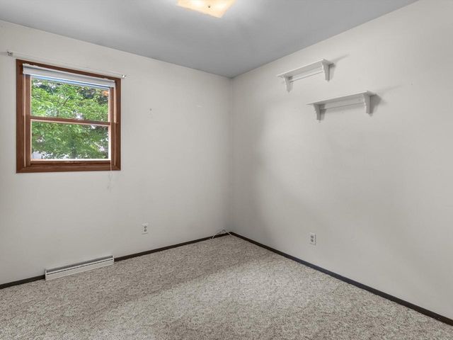 1441 Lee CIRCLE, Manitowoc, WI 54220