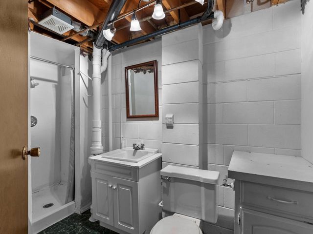 1441 Lee CIRCLE, Manitowoc, WI 54220