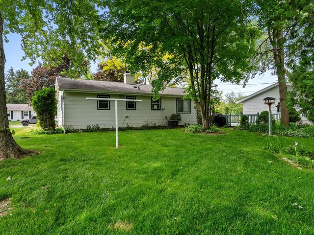1441 Lee CIRCLE, Manitowoc, WI 54220